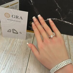 New 1CT Oval Moissanite wedding engagement  ring